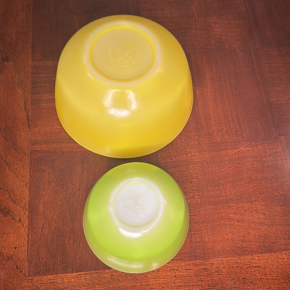 Vintage Fire-King Oven-Proof Set  Nesting Mixing Bowl Anchor Hocking Yellow Lime - Picture 2 of 12